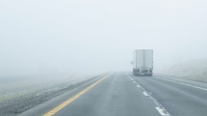4 need to know tips for truckers when driving in fog